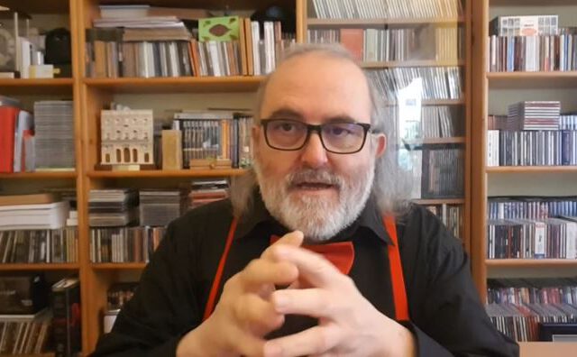 Poemas de Pablo Neruda recitados sobre amistad, sexo y risa